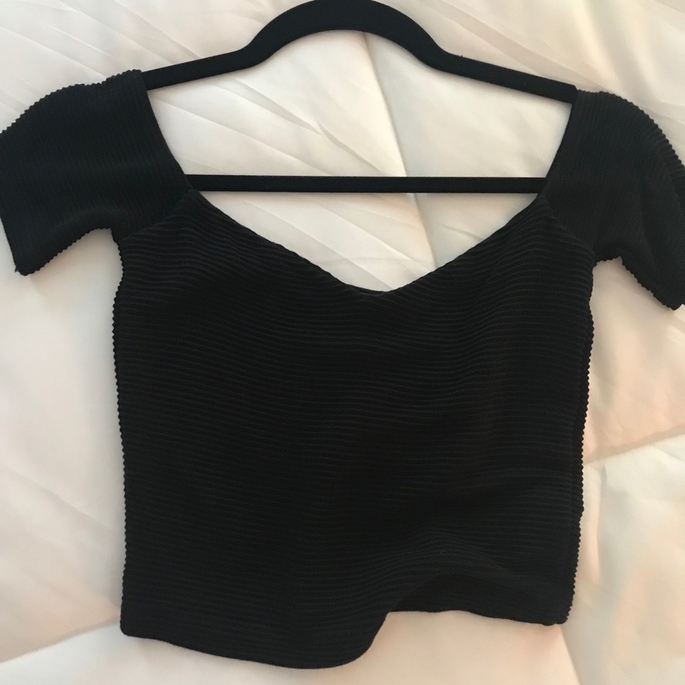 ASOS 🖤 black crop top
